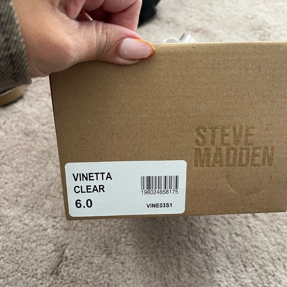 Steve Madden
Women's Vinetta Vinyl Mary Jane Flats - Picture 3 of 4